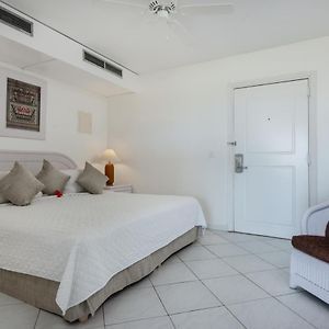 Superior King Room Lagoon View